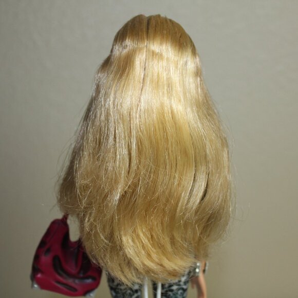 Barbie Life in the Dreamhouse Glam Luxe Style Blonde Doll Rooted Eyelashes RARE - Picture 8 of 11